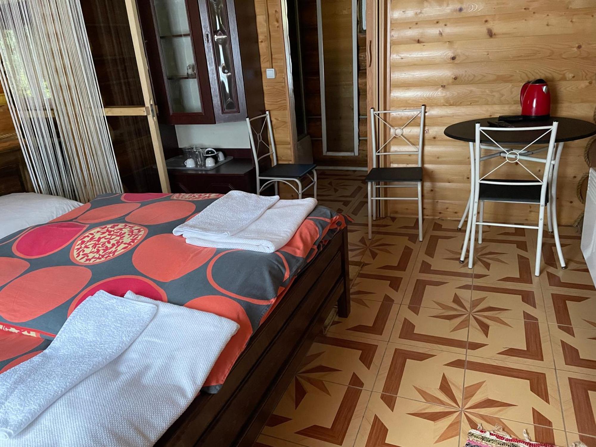 Guest House Nad Tisou Кваси Екстериор снимка